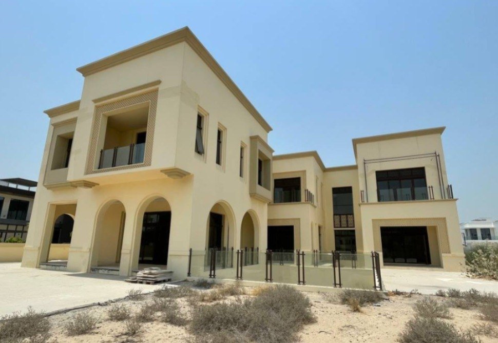 8 BR Villa in Hills View cover