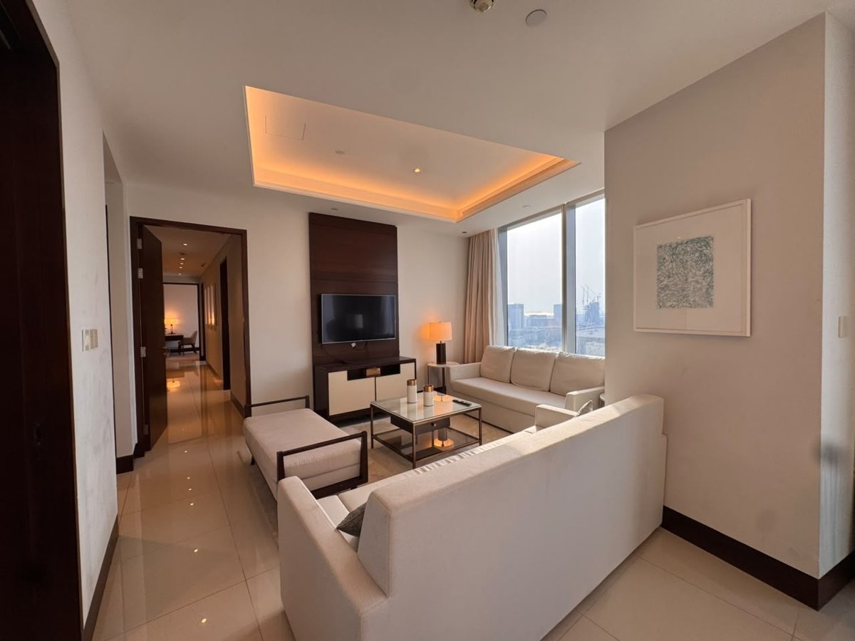 3-Bedroom + Maid's Residence in Address Sky View Tower 1 presentation photo 5