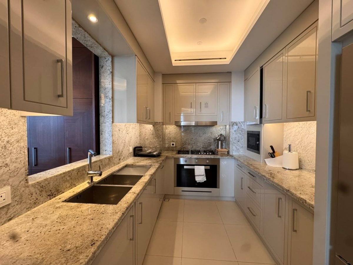 3-Bedroom + Maid's Residence in Address Sky View Tower 1 presentation photo 7
