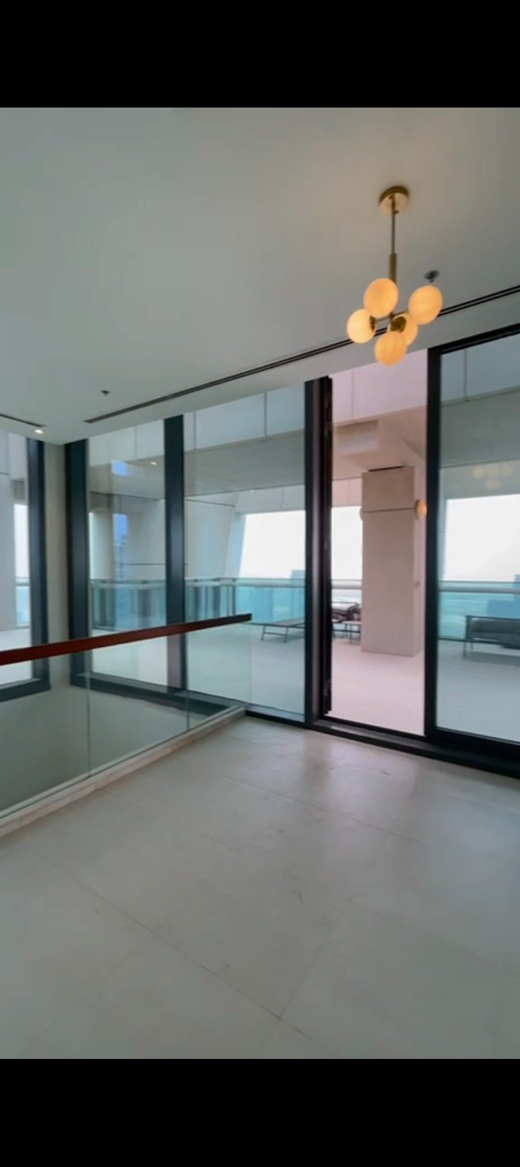 ULTRA-RARE PENTHOUSE BURJ VISTA presentation photo 7