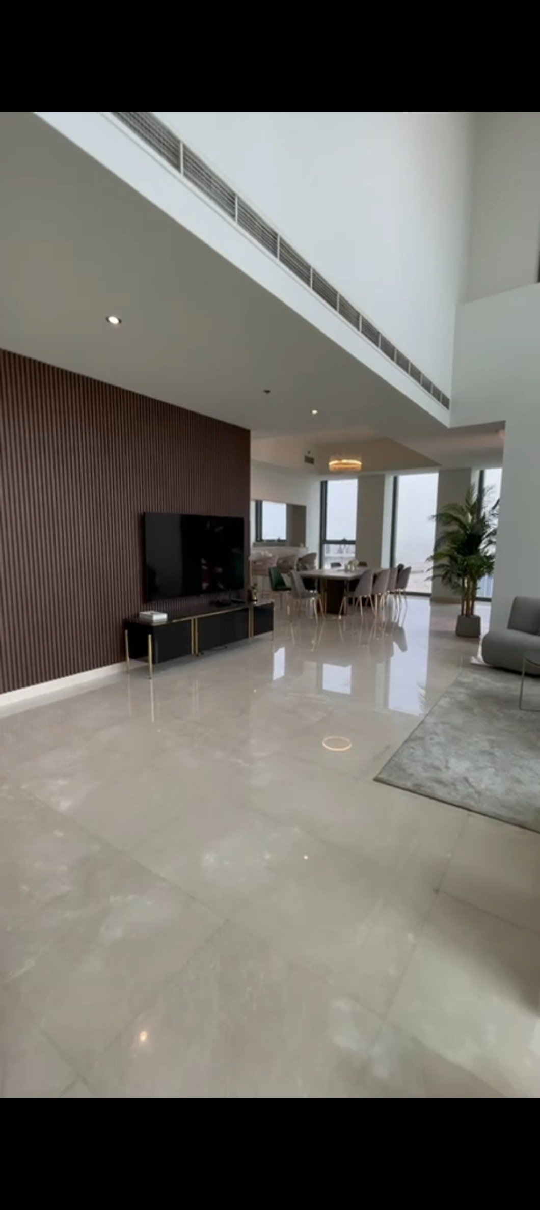 ULTRA-RARE PENTHOUSE BURJ VISTA presentation photo 6