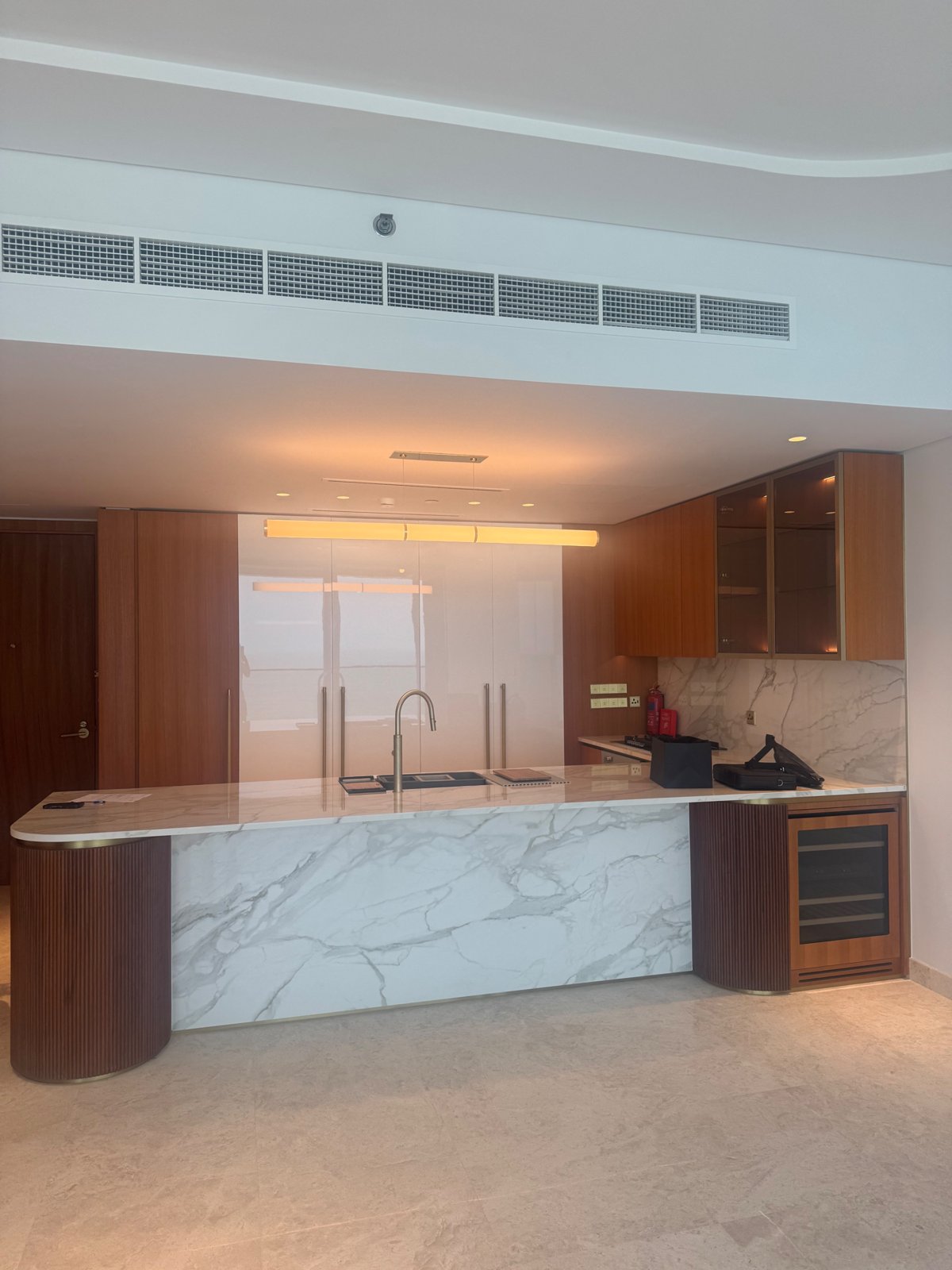 PALM JUMEIRAH | 3 br full sea view | private beach presentation photo 6