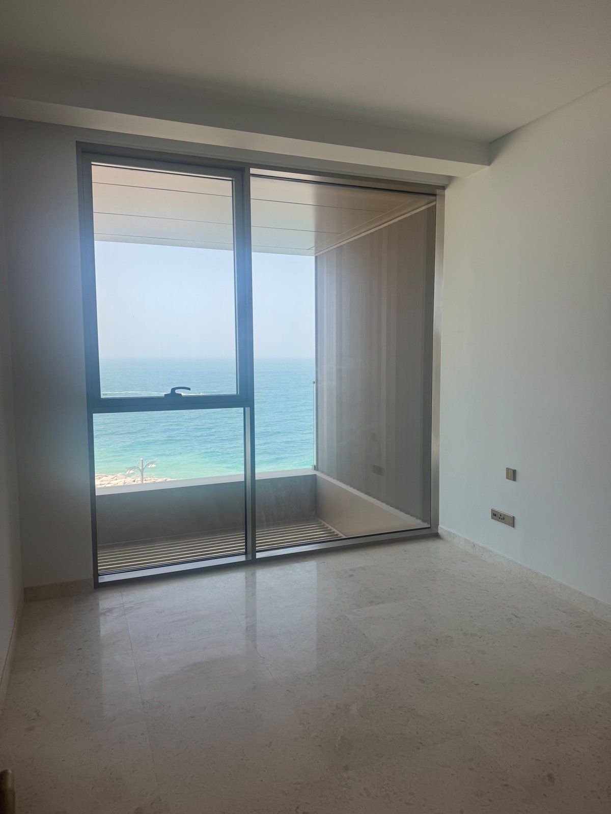 PALM JUMEIRAH | 3 br full sea view | private beach presentation photo 9