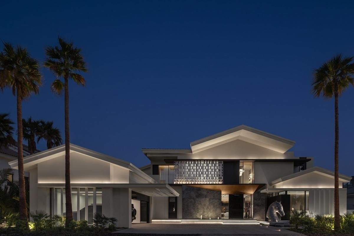 An Icon Above the Arabian Sea — Private Signature Villa presentation photo 2