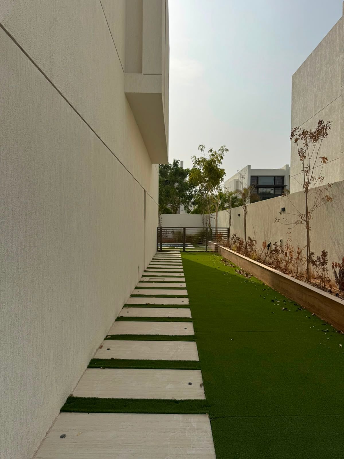 LUXURY 5BR + MAID’S | BRAND-NEW VILLA | DISTRICT ONE PHASE 3 | AED 21.5M presentation photo 5
