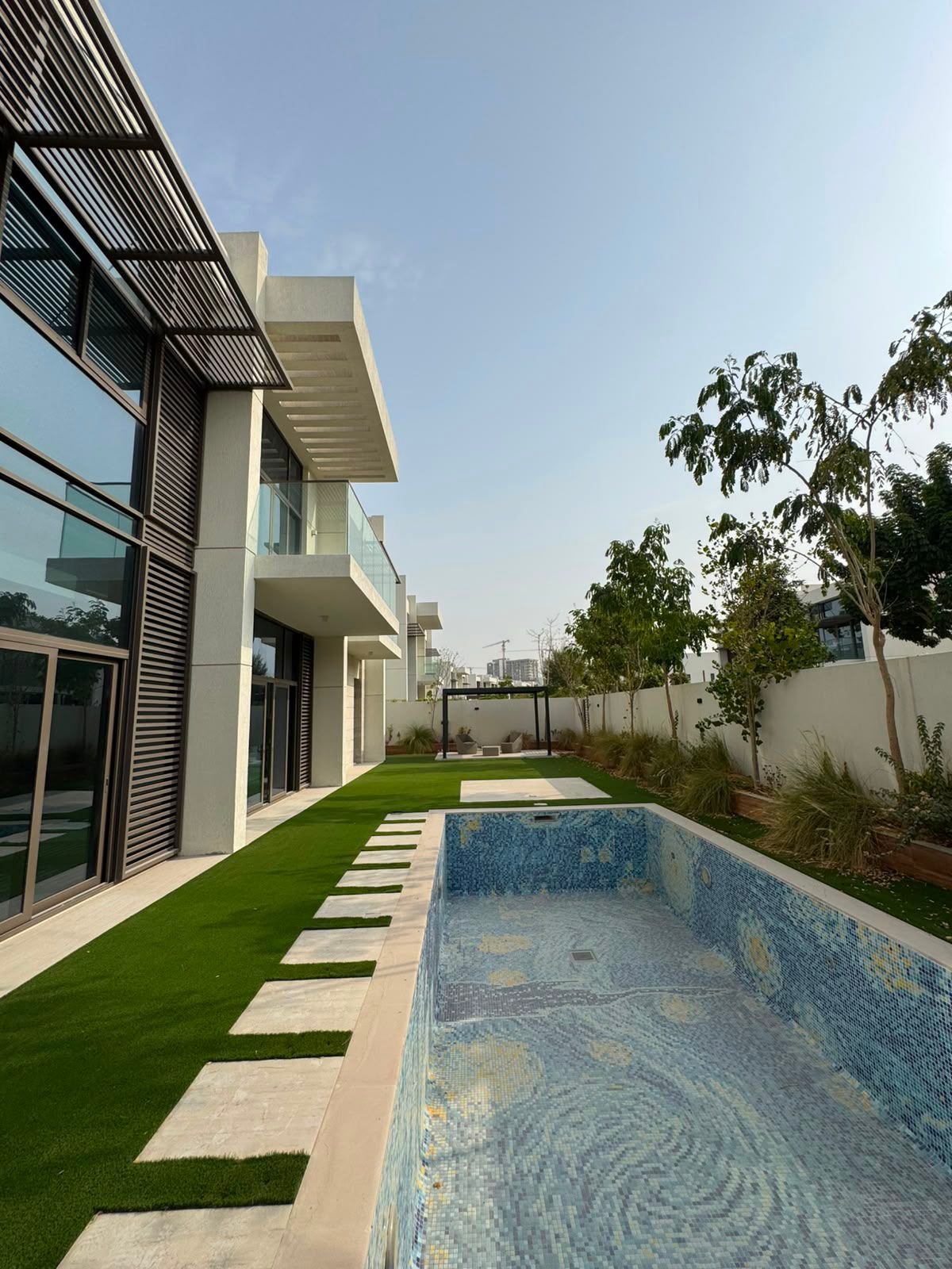 LUXURY 5BR + MAID’S | BRAND-NEW VILLA | DISTRICT ONE PHASE 3 | AED 21.5M presentation photo 2