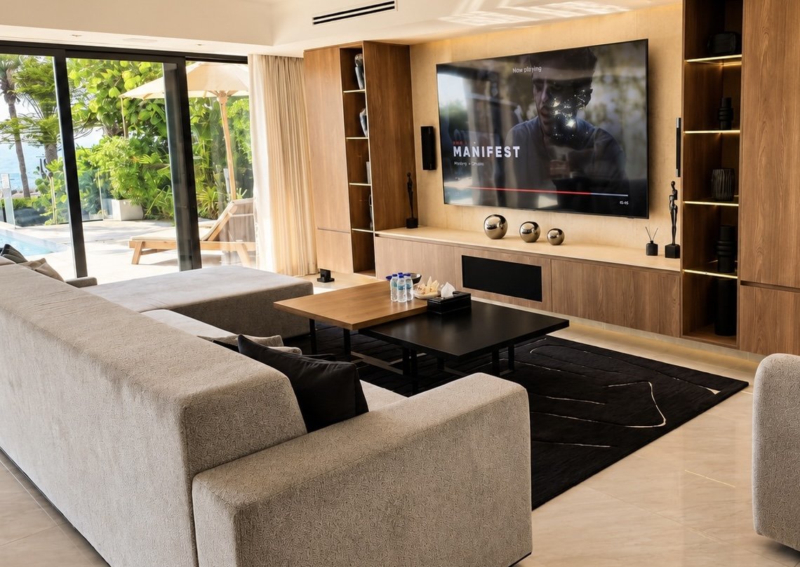 Balqis Residence | 5BR Fully Renovated Corner Villa presentation photo 3