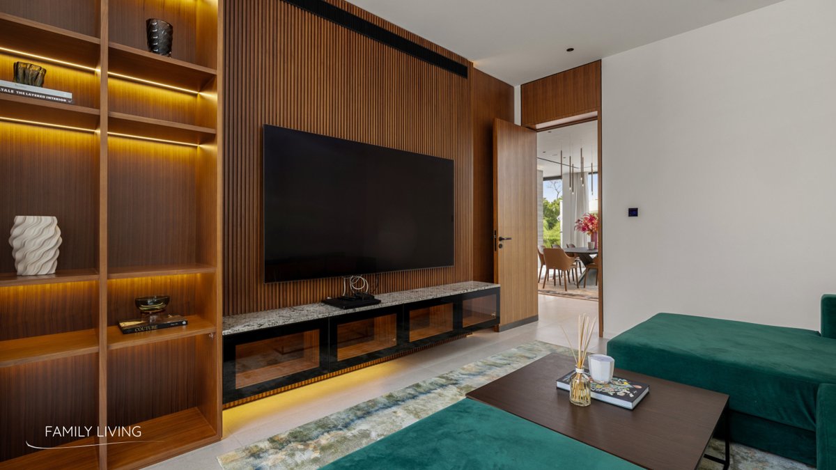 5BR Fully Remodeled Masterview Villa | Lake View presentation photo 9