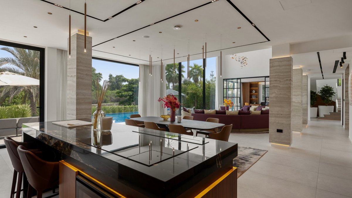 5BR Fully Remodeled Masterview Villa | Lake View presentation photo 6
