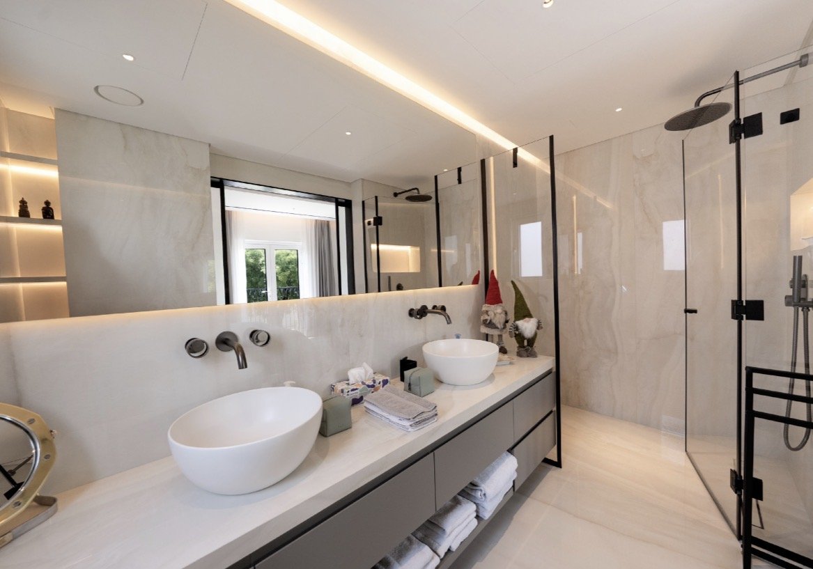 5BR Fully Renovated Golf Course Villa | Mirador presentation photo 10