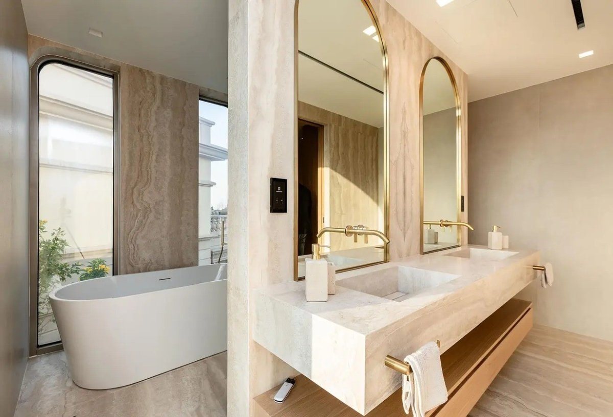 Ultra-Luxury Upgraded 5BR Villa presentation photo 9