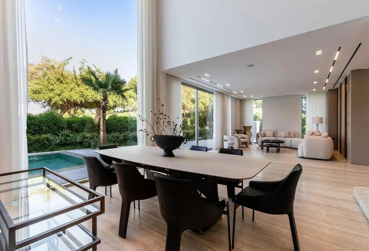 Ultra-Luxury Upgraded 5BR Villa presentation photo 4