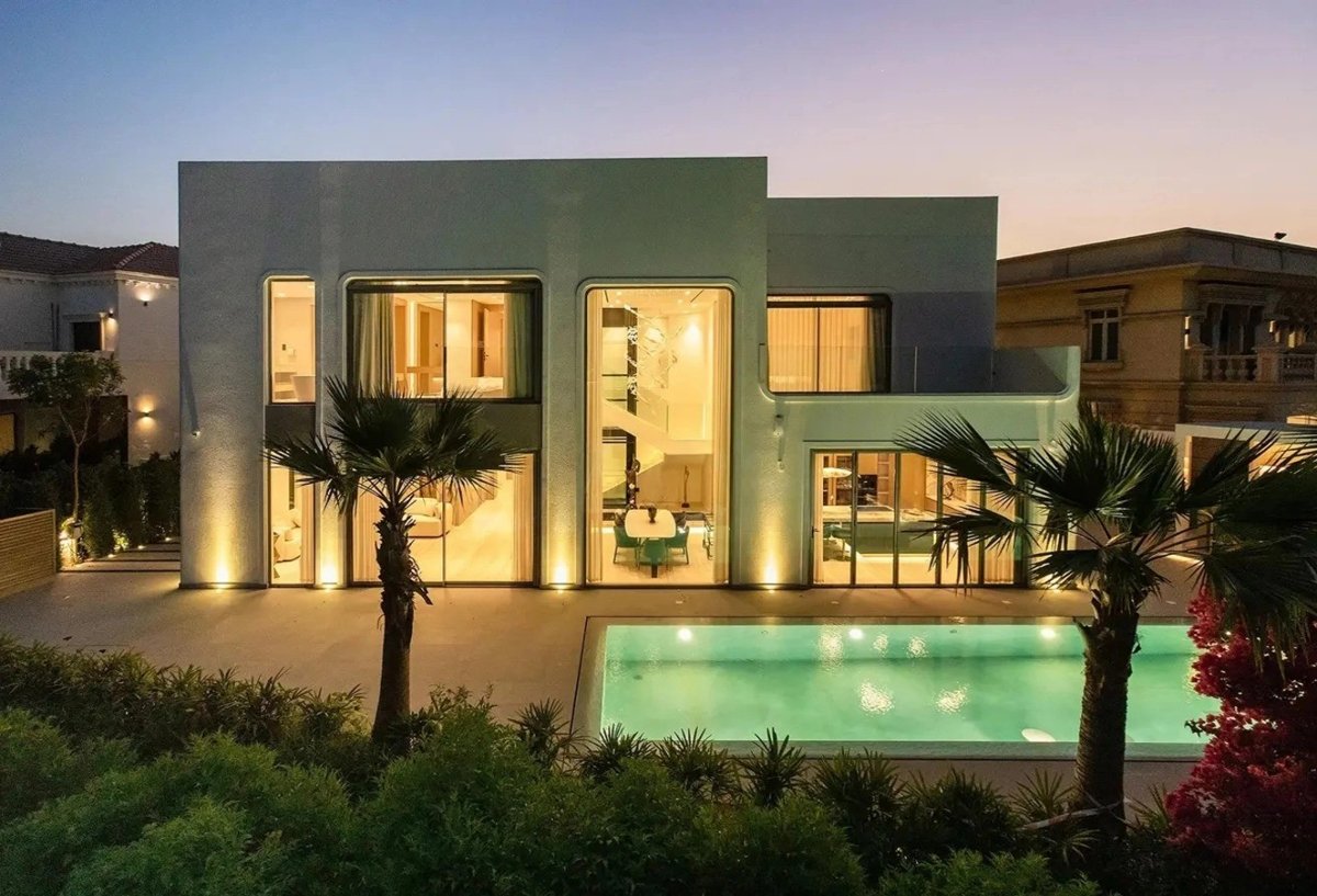 Ultra-Luxury Upgraded 5BR Villa presentation photo 2