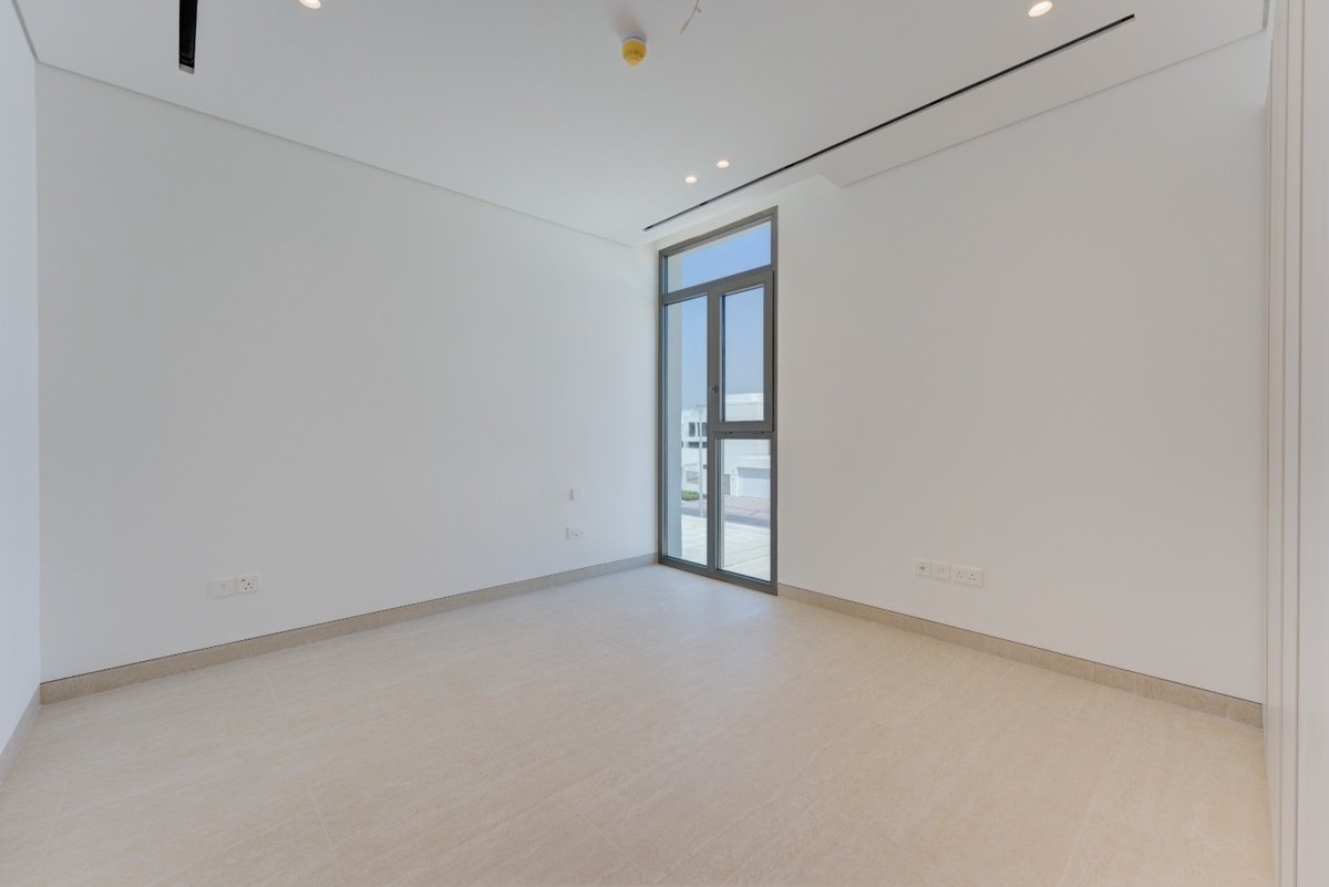 SUNRISE LIVING BY H&H | CANALFRONT SIGNATURE VILLA presentation photo 8