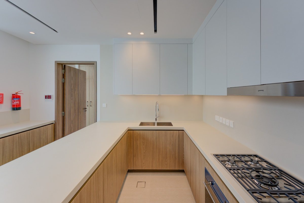 SUNRISE LIVING BY H&H | CANALFRONT SIGNATURE VILLA presentation photo 5